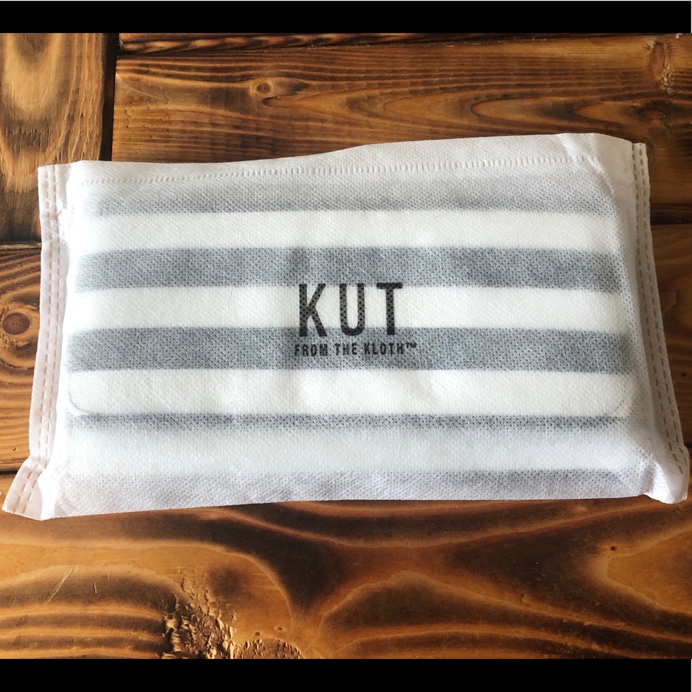 NWT! KUT From The Kloth Wallet